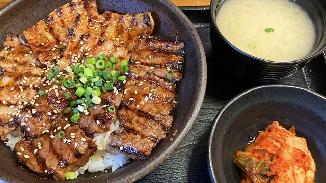 マルハのカルビ丼